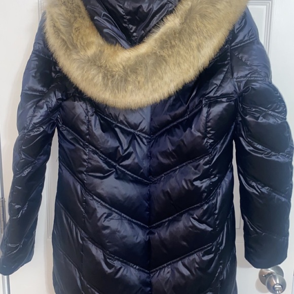 Ladies Michael Kors down filled jacket - Picture 3 of 3
